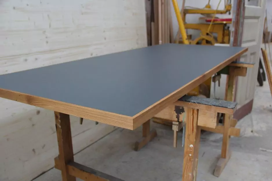 Tischplatten mit Linoleum