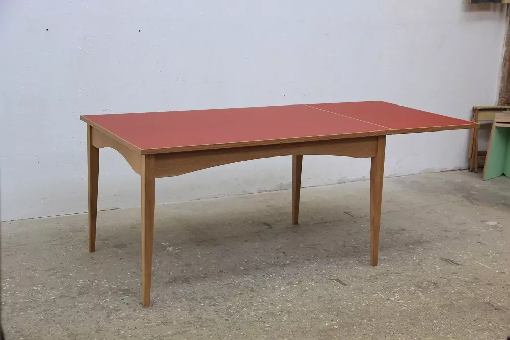 Esstisch aus Eiche mit Linoleum und Tischverlängerung